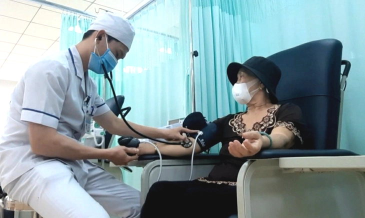 Bệnh viện Ung bướu TP.HCM tầm soát ung thư vú miễn phí cho 600 phụ nữ - Ảnh 1.