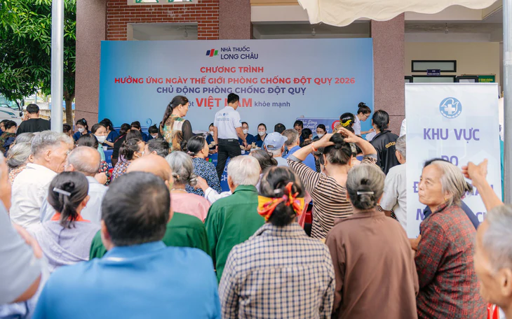 Long Châu tăng trưởng gắn với nâng cao chất lượng phục vụ và mở rộng cơ hội chăm sóc sức khỏe cho người dân - Ảnh 2.
