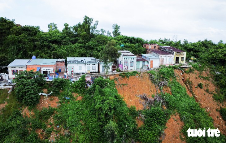 Núi Một sạt lở, Gia Lai bàn phương án di dời dân tới nơi an toàn - Ảnh 1.