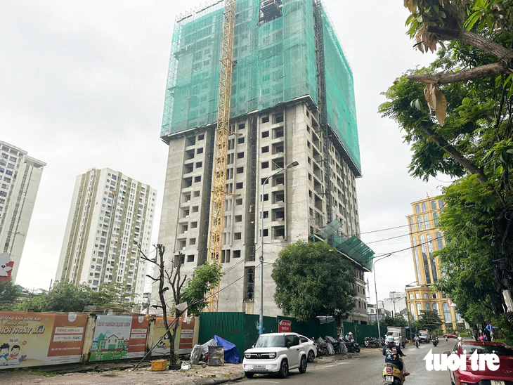 Vì sao cưỡng chế 7 hộ dân rời chung cư 50 năm ở Nghệ An? - Ảnh 4.