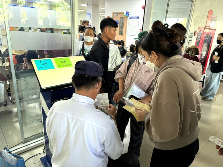 BHXH TP.HCM hướng dẫn gia hạn thẻ BHYT năm 2027 - Ảnh 1.