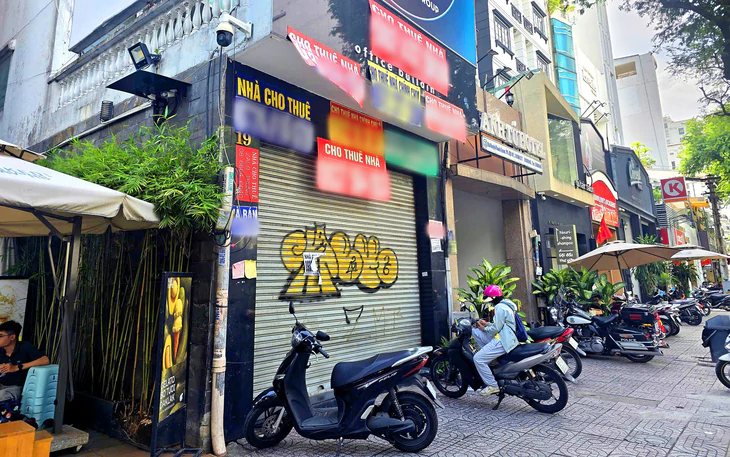 'Sóng ngầm' mặt bằng bán lẻ: Thoát đất vàng, săn mặt bằng sát khu dân cư liệu kinh doanh có dễ thở? - Ảnh 2.