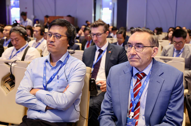 TP.HCM tìm mô hình tăng trưởng mới trong kỷ nguyên AI: Lấy con người và thể chế làm trọng tâm - Ảnh 1.