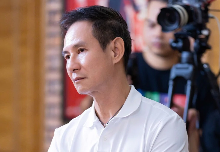 'Trại buôn người' kiếm gần nửa nghìn tỉ, soán ngôi 'Lật mặt' của Lý Hải  - Ảnh 1.
