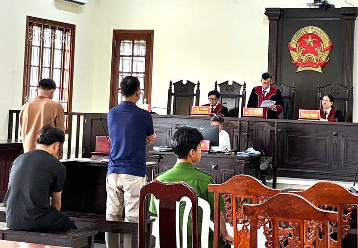 Mâu thuẫn từ chuyện xếp lượt hát ở quán cà phê, cả khách và chủ quán đều bị phạt tù - Ảnh 1.