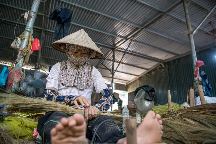 Về xóm Mom, Bu Chằm, nơi dự kiến sáp nhập vào Hà Nội: 'Thủ đô sắp có nhà sàn, mặc quần một ống' - Ảnh 15.