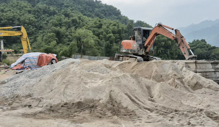 Thanh Hóa đầu tư hơn 2.469 tỉ đồng xây 10 trường nội trú liên cấp ở biên giới - Ảnh 2.