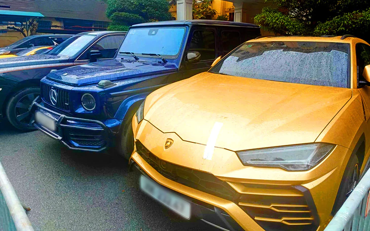 Những chiếc xe từng xuất hiện cùng Shark Bình: Toàn xe tiền tỉ, có cả 'ô tô lội nước' - Ảnh 4.
