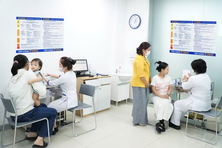 VNVC triển khai vắc xin cúm dạng xịt đầu tiên tại Việt Nam - Ảnh 5.