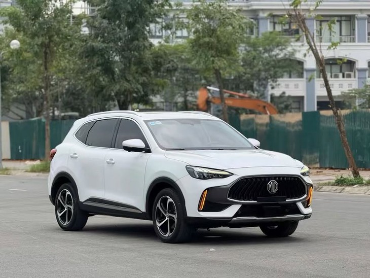 Tin tức giá xe: MG HS giảm tới 250 triệu, SUV C giá thực tế rẻ hơn cả SUV A - Ảnh 1.