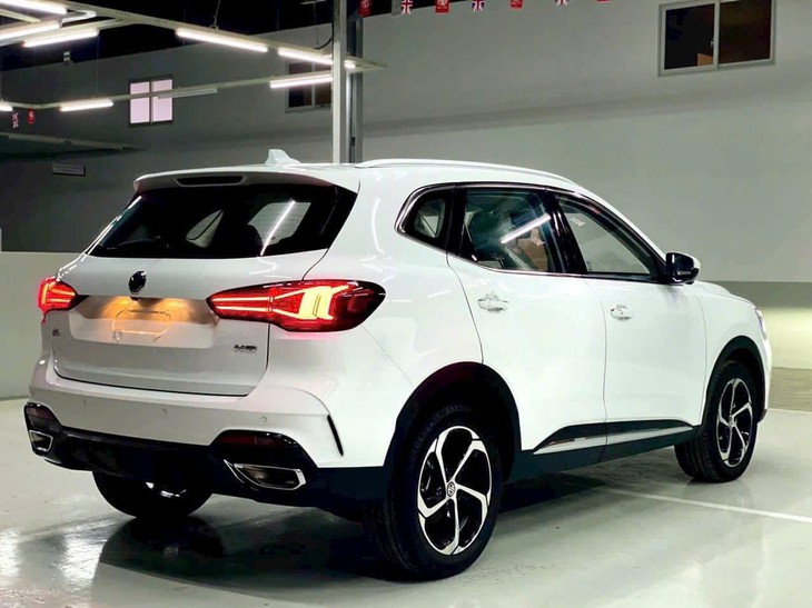 Tin tức giá xe: MG HS giảm tới 250 triệu, SUV C giá thực tế rẻ hơn cả SUV A - Ảnh 3.