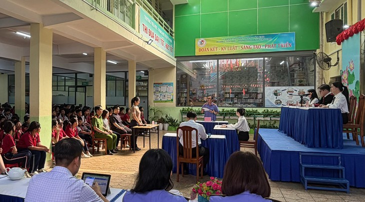 Học sinh TP.HCM hứng thú dự phiên toà giả định về phòng chống ma tuý và trộm cắp - Ảnh 1.