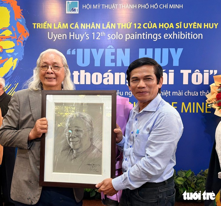 Họa sĩ Uyên Huy và 4 năm miệt mài với bức sơn mài khổ lớn - Ảnh 5.