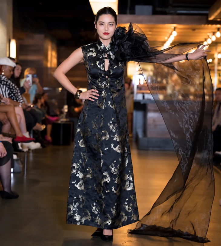 Á hậu Việt duy nhất diễn cho hai nhà thiết kế tại San Francisco Fashion Week  - Ảnh 1.