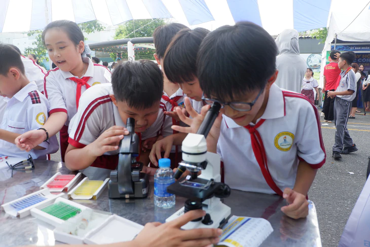 Đưa công nghệ vào cải cách hành chính: Ngày hội chuyển đổi số tại Tân Thuận 2026 - Ảnh 8.