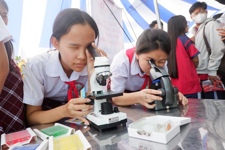 Đưa công nghệ vào cải cách hành chính: Ngày hội chuyển đổi số tại Tân Thuận 2026 - Ảnh 5.