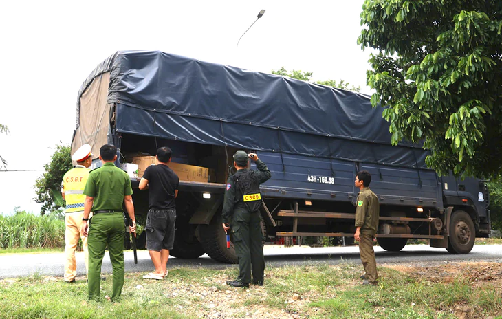 Kiểm soát, chốn chặn ngày đêm trên các tuyến đèo, truy tìm 3 phạm nhân trốn trại A2 - Ảnh 1.