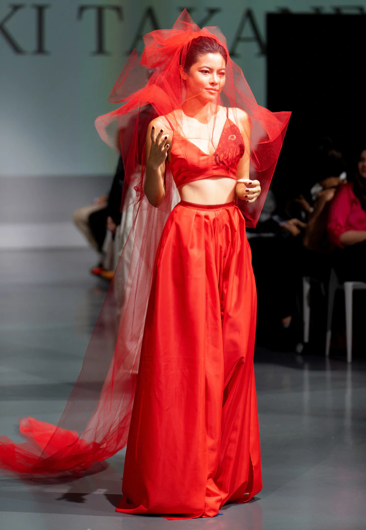 Á hậu Việt duy nhất diễn cho hai nhà thiết kế tại San Francisco Fashion Week  - Ảnh 2.