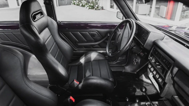 Lada Niva từng bán tháo ở Việt Nam có bản 'chân voi' siêu hiếm - Ảnh 3.