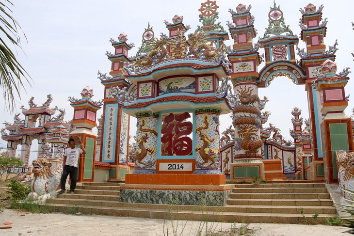 ‘Thành phố lăng mộ’ ở Huế nhiều năm qua có thêm mộ xa hoa? - Ảnh 3.