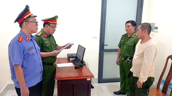Bị khởi tố vì mua bán trái phép hóa đơn trị giá hơn 8,6 tỉ - Ảnh 2.