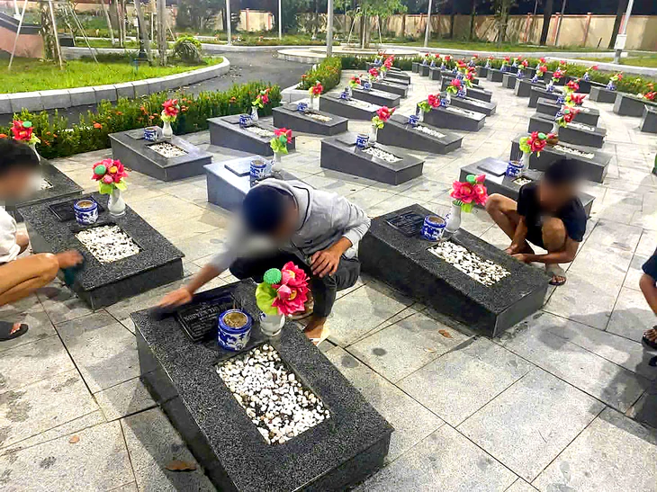 Đưa nhóm thiếu niên đi chăm sóc nghĩa trang liệt sĩ: Bài học về trách nhiệm với cộng đồng thay vì trừng phạt nghiêm khắc - Ảnh 2.