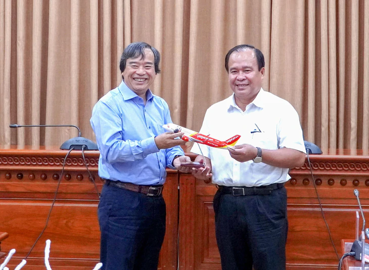Cà Mau mong muốn Vietjet Air duy trì đường bay Hà Nội - Ảnh 1.