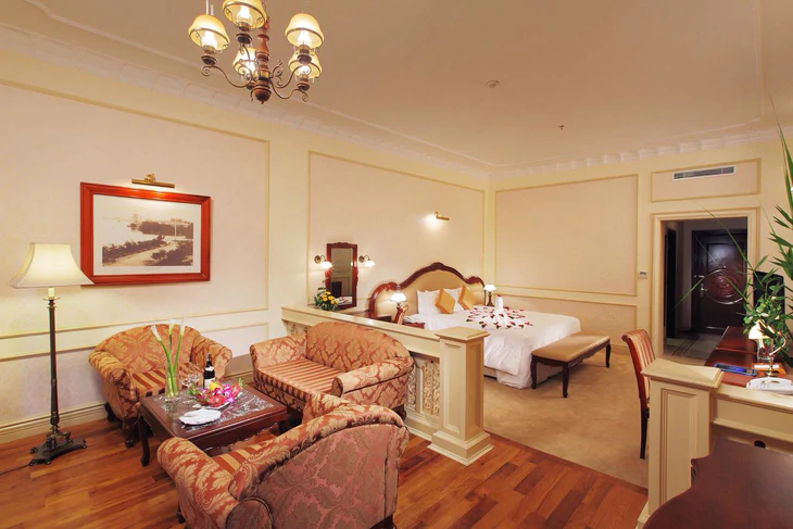 Saigontourist Group tung ưu đãi lưu trú, ẩm thực và tiệc cuối năm - Ảnh 1.