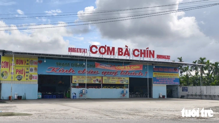 Vụ bữa cơm 640.000 ở Quảng Ngãi: Món gà không niêm yết giá, có món bán cao hơn niêm yết - Ảnh 1.