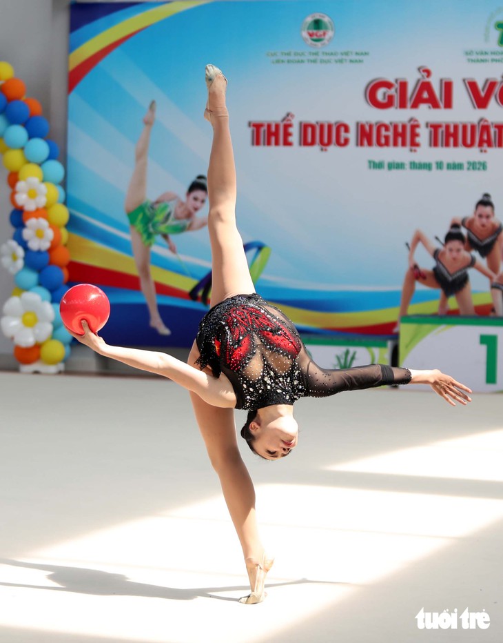 Những cô gái xinh đẹp tranh tài ở Giải vô địch Thể dục Nghệ thuật quốc gia 2026 - Ảnh 4.