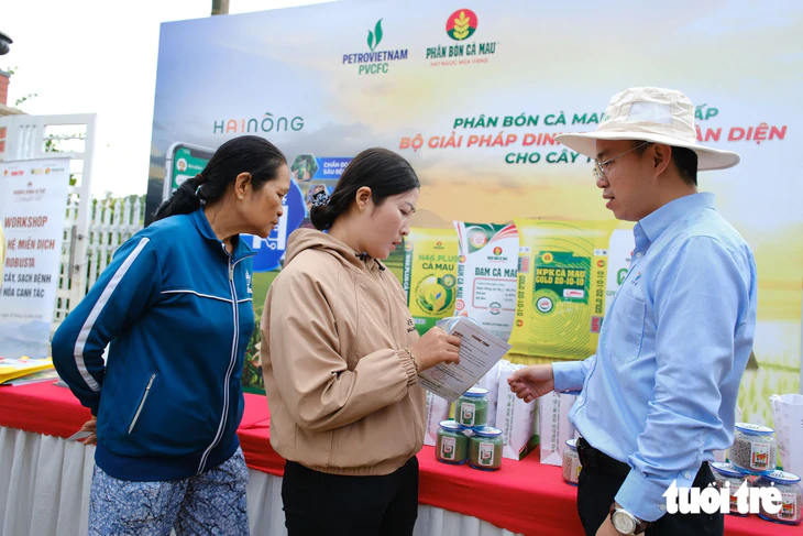 "Kỹ sư ảo" về vườn, nông dân cà phê Lâm Đồng bớt lo - Ảnh 2.