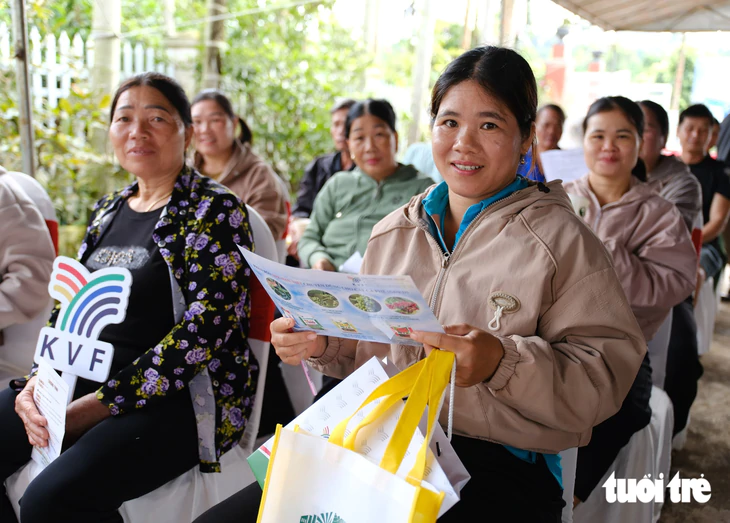"Kỹ sư ảo" về vườn, nông dân cà phê Lâm Đồng bớt lo - Ảnh 4.
