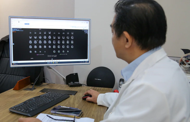 Chủ tịch Hội Đột quỵ TP.HCM: 'Đột quỵ là một trong 3 bệnh có nguy cơ mắc cao nhất suốt đời'  - Ảnh 1.