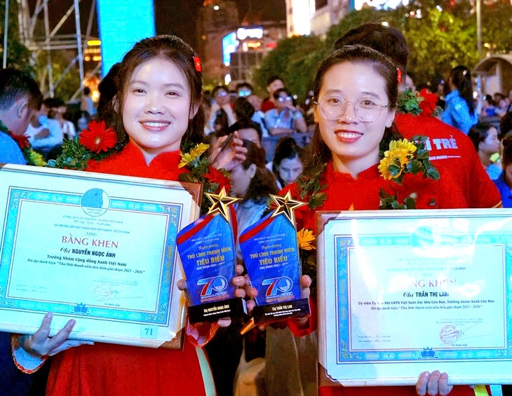 Cô gái trẻ Trần Thị Lam giữ màu xanh cho Côn Đảo bền bỉ truyền cảm hứng sống xanh - Ảnh 1.