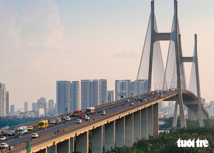 Sở Xây dựng TP.HCM nói về đề xuất cho ô tô chạy thêm làn trên đường Võ Chí Công - Ảnh 1.