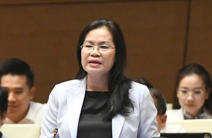 Đại biểu đề nghị không bỏ công chứng giao dịch đất đai trong luật, Bộ trưởng nói gì? - Ảnh 1.