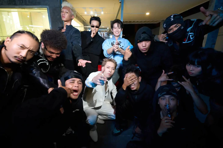 Như một người rưng của OSAD, Hà An Huy: MV xem không hiểu gì nhưng vẫn 'chễm chệ' top 1 YouTube - Ảnh 2.