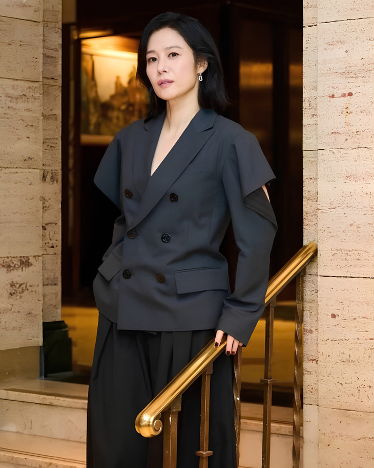Mỹ nhân 'Giày thủy tinh' Kim Hyun Joo mặc phá cách - Ảnh 9.