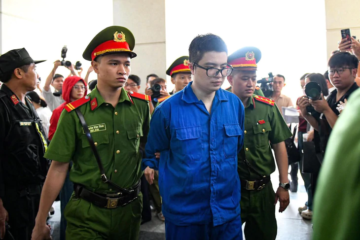 Vụ Mr Pips: Bị hại mất hơn 5 tỉ, bỏ điện thoại lên chùa, về nhà cầm máy lại bị lừa thêm 3 tỉ - Ảnh 1.