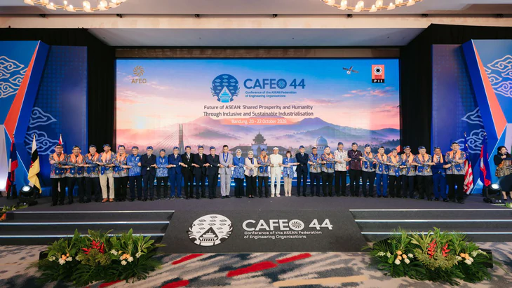 EVNHCMC có thêm 18 cá nhân được vinh danh Kỹ sư chuyên nghiệp Asean - Ảnh 1.