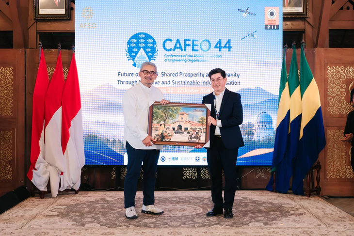 EVNHCMC có thêm 18 cá nhân được vinh danh Kỹ sư chuyên nghiệp Asean - Ảnh 2.