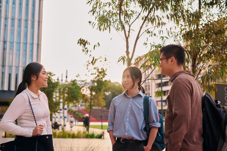 Visa, chi phí khiến du học Úc mất điểm - Ảnh 1.