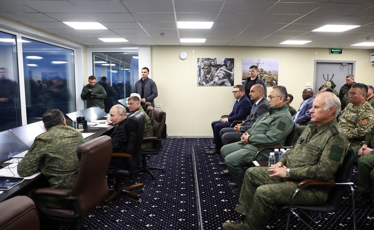 Ông Putin thị sát tập trận 47.000 quân sau cảnh báo hạt nhân với NATO, 7 nước tham gia - Ảnh 3.