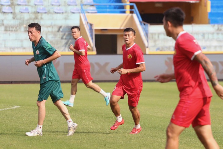 Quang Hải, Nguyễn Filip dự ngày hội bóng đá kỷ niệm 70 năm thành lập CLB Công An Hà Nội - Ảnh 2.