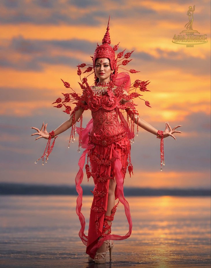 Mãn nhãn trang phục dân tộc Miss Asia Pacific International 2026, Việt Nam vắng mặt - Ảnh 4.