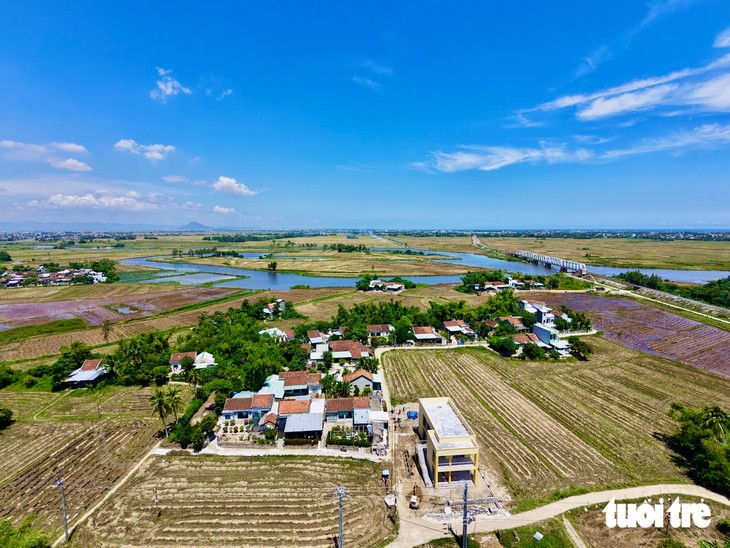 Lão nông hiến hơn 400m² đất để dựng nhà sinh hoạt cộng đồng kết hợp tránh lũ - Ảnh 1.
