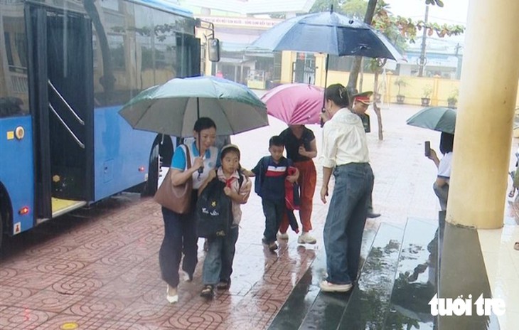 127 học sinh chưa tới lớp: Cha mẹ không nên để trẻ nghỉ học - Ảnh 3.