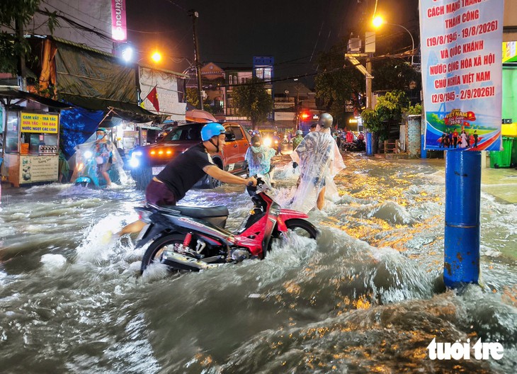 TP.HCM tìm nguyên nhân gốc rễ các điểm ngập, xác định nơi cần xử lý trước - Ảnh 1.