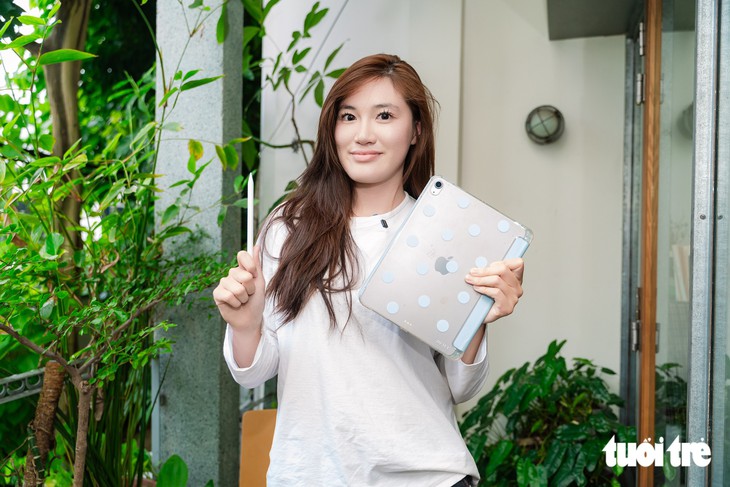 Gen Z “đu idol”, nữ sinh tự kiếm tiền triệu mỗi tháng nhờ thiết kế ấn phẩm K-pop - Ảnh 9.