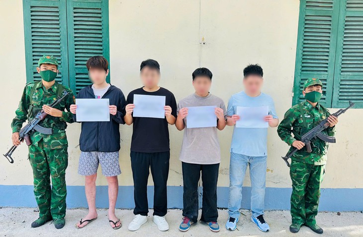 Phá đường dây đưa người Trung Quốc xuất, nhập cảnh trái phép - Ảnh 1.